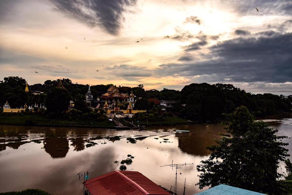 Tharuadaeng Old City Ayutthaya ท่าเรือแดง กรุงเก่า อยุธยา Exterior foto